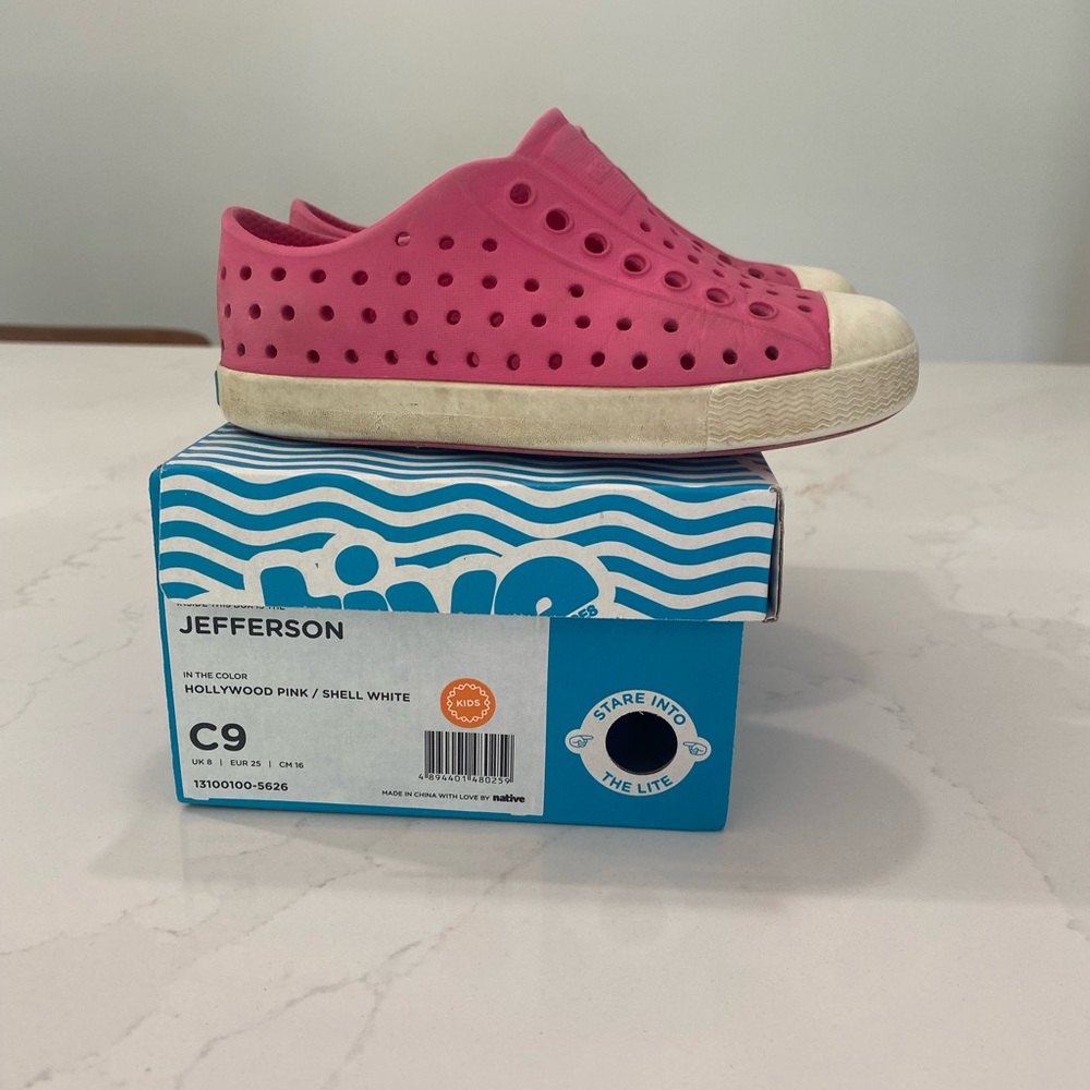 Native Jefferson pink shoes size C9